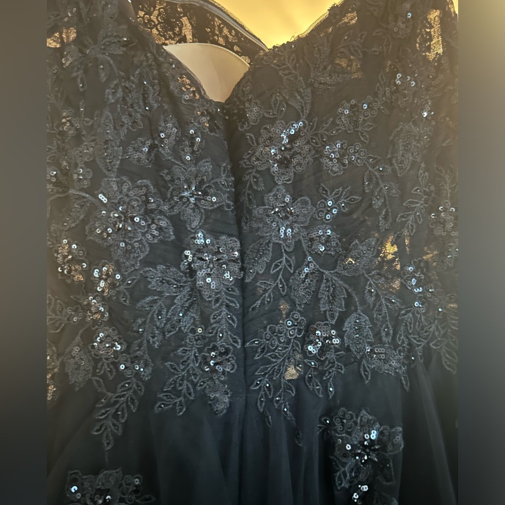 Ellie Wilde prom dress - Picture 6 of 8